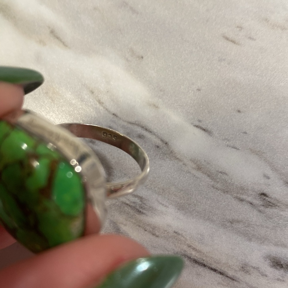 Sterling silver green stone ring size 6.25” - Picture 4 of 4